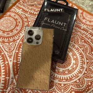 Flaunt SQUARE Tan Ostrich Faux Leather iPhone 14 Pro phone Case.  Used & Loved!